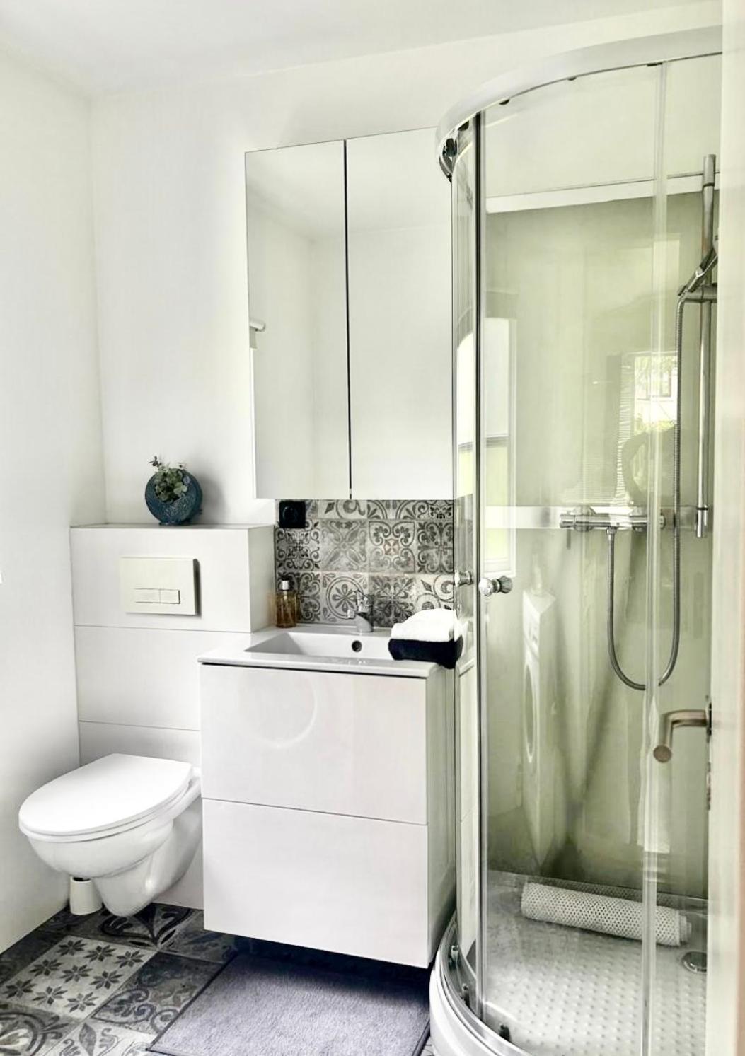 Studio 104- Free Parking Onsite -Private Entrance Рейк'явік Екстер'єр фото