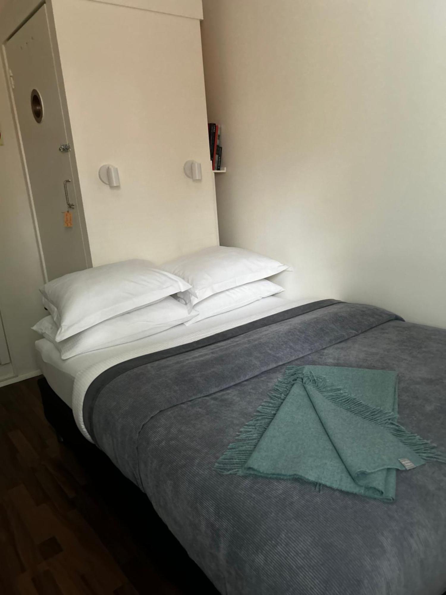 Studio 104- Free Parking Onsite -Private Entrance Рейк'явік Екстер'єр фото